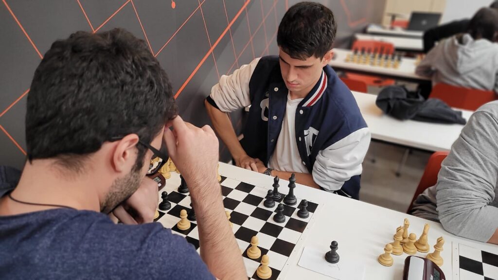 Alunos vão representar Itatiaia no Campeonato Estadual de Xadrez